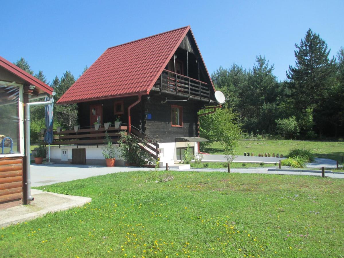 Apartments Family Trauber Korenica Dış mekan fotoğraf